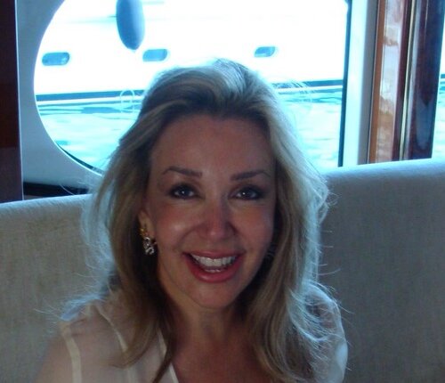 Jan Wallace (Juanita Jardine)